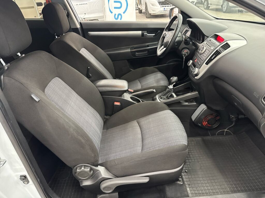 Kia ProCeed 2010 Valkoinen