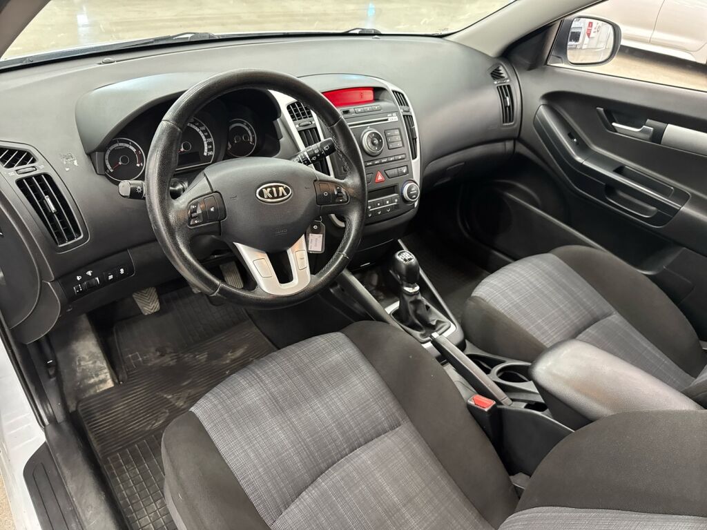 Kia ProCeed 2010 Valkoinen