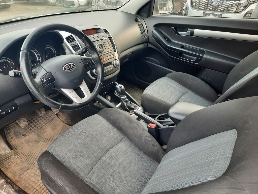 Kia ProCeed 2010 Valkoinen