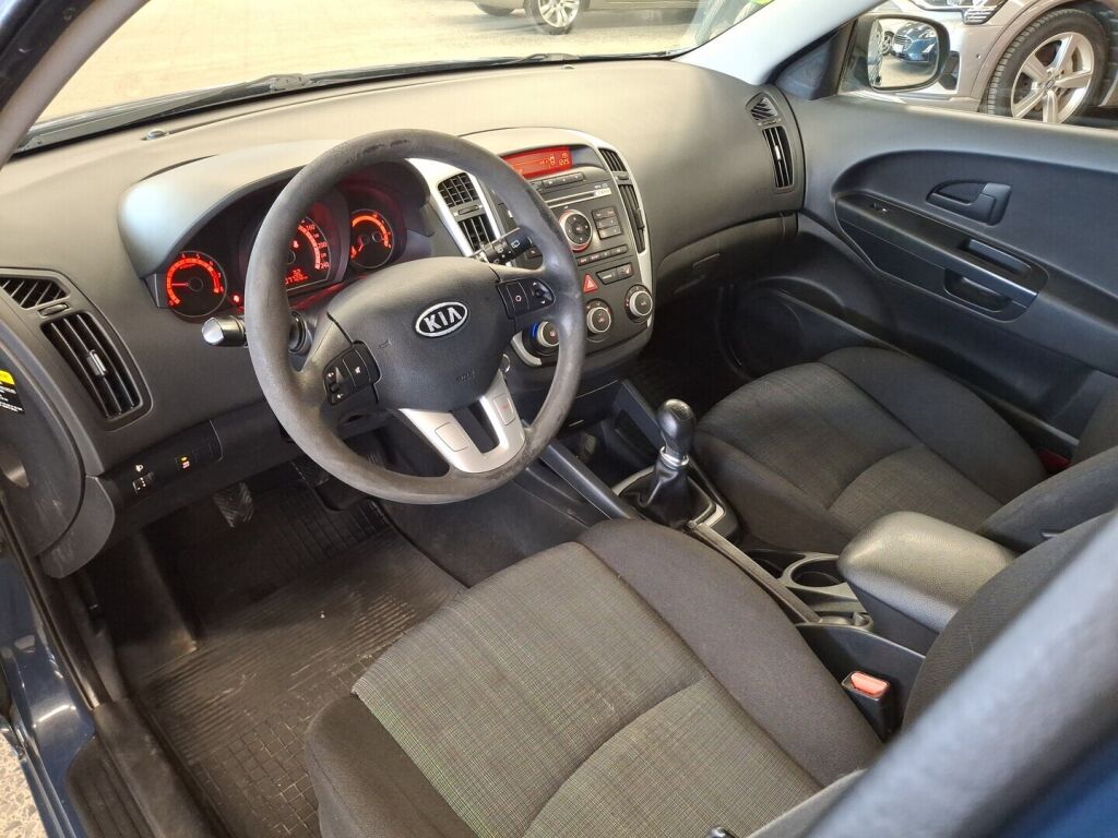 Kia Ceed 2010 Sininen