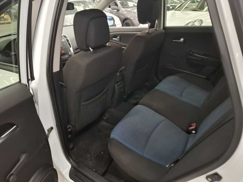 Kia Ceed 2010 Valkoinen