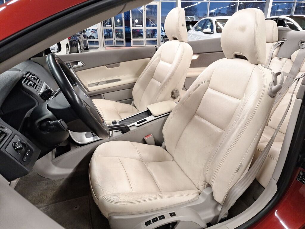 Volvo C70 2010 Punainen