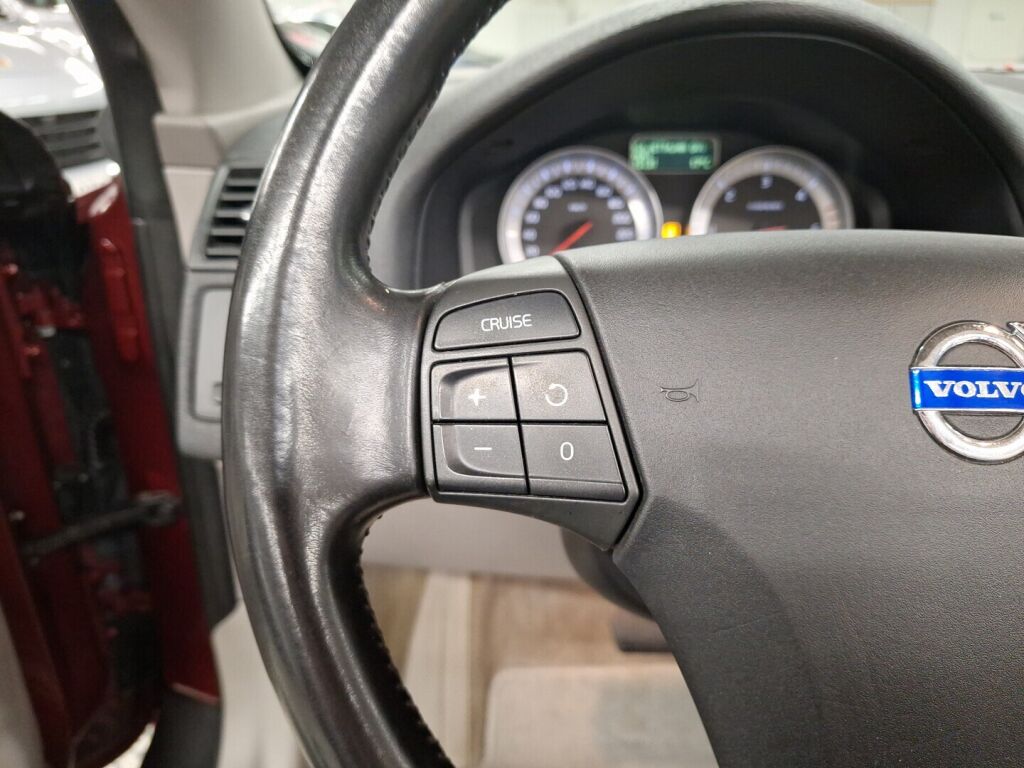 Volvo C70 2010 Punainen