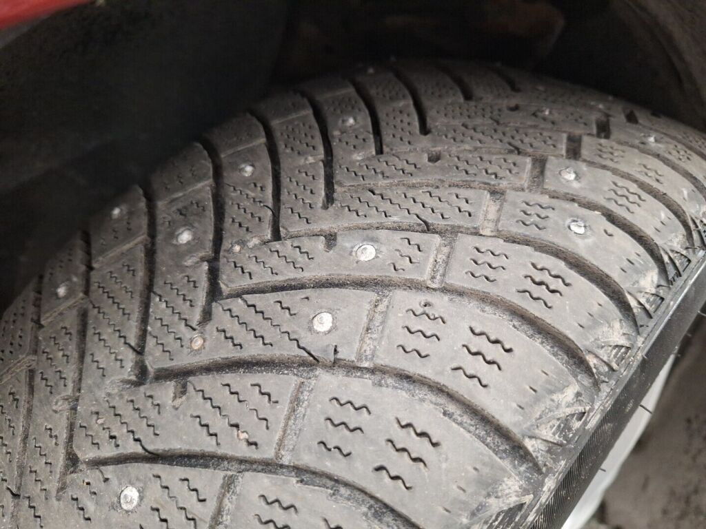 Volvo C70 2010 Punainen