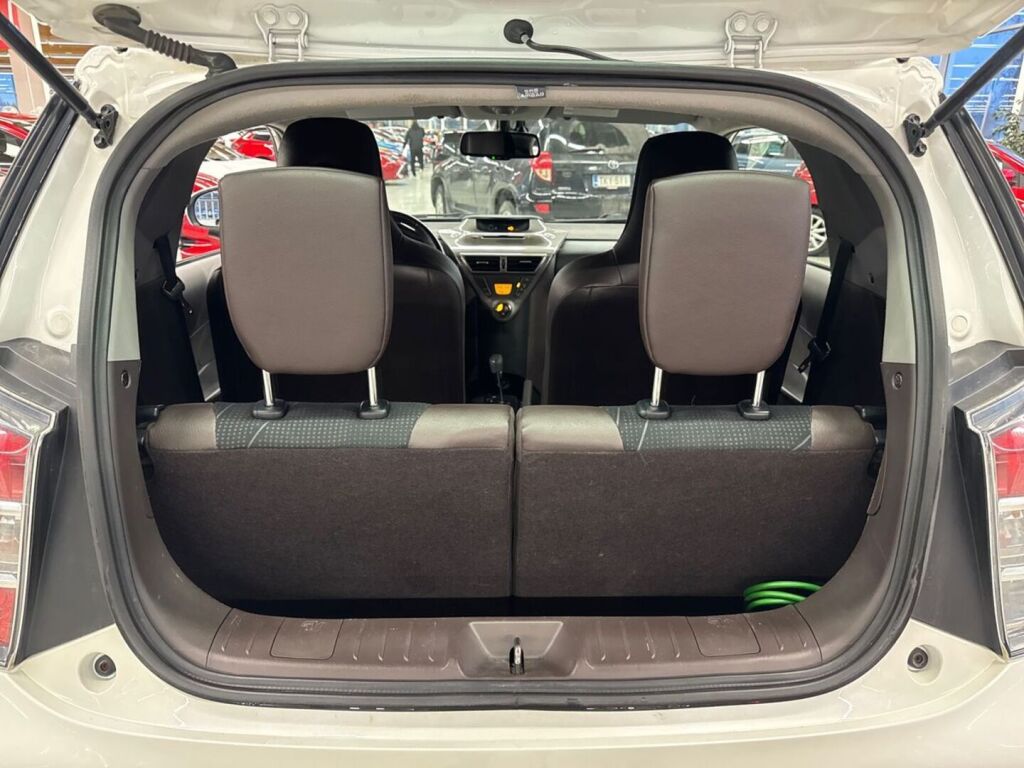 Toyota iQ 2010 Metallinhohto Valkoinen