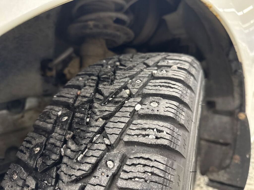 Toyota iQ 2010 Metallinhohto Valkoinen