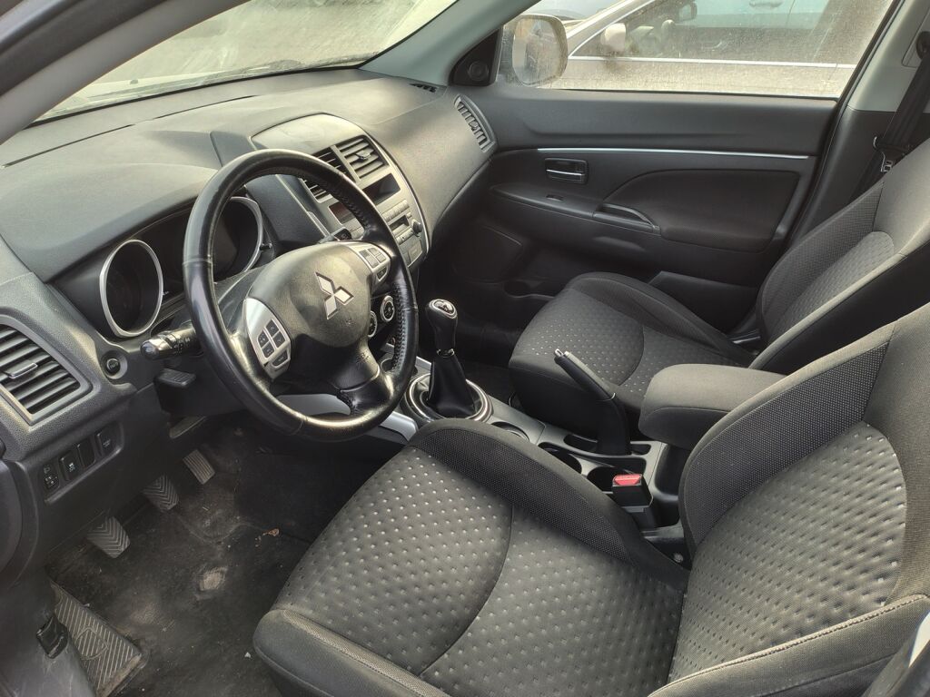 Mitsubishi ASX 2010 Ruskea (beige)