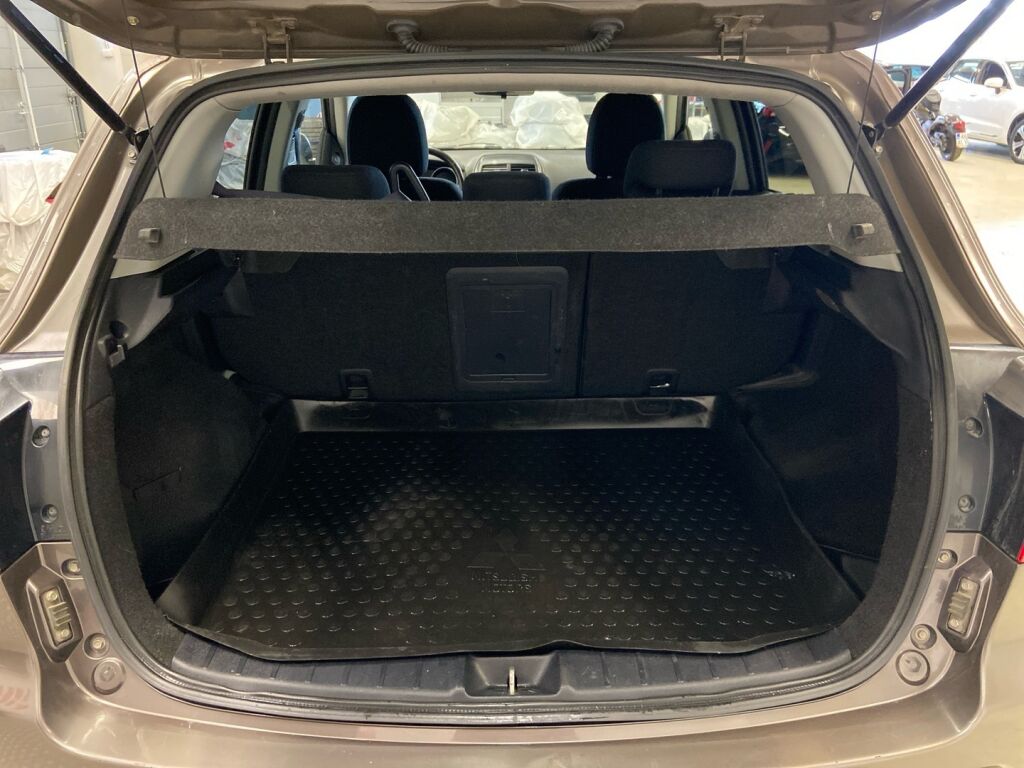 Mitsubishi ASX 2010 Ruskea (beige)