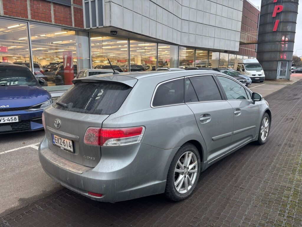 Toyota Avensis 2010 Harmaa