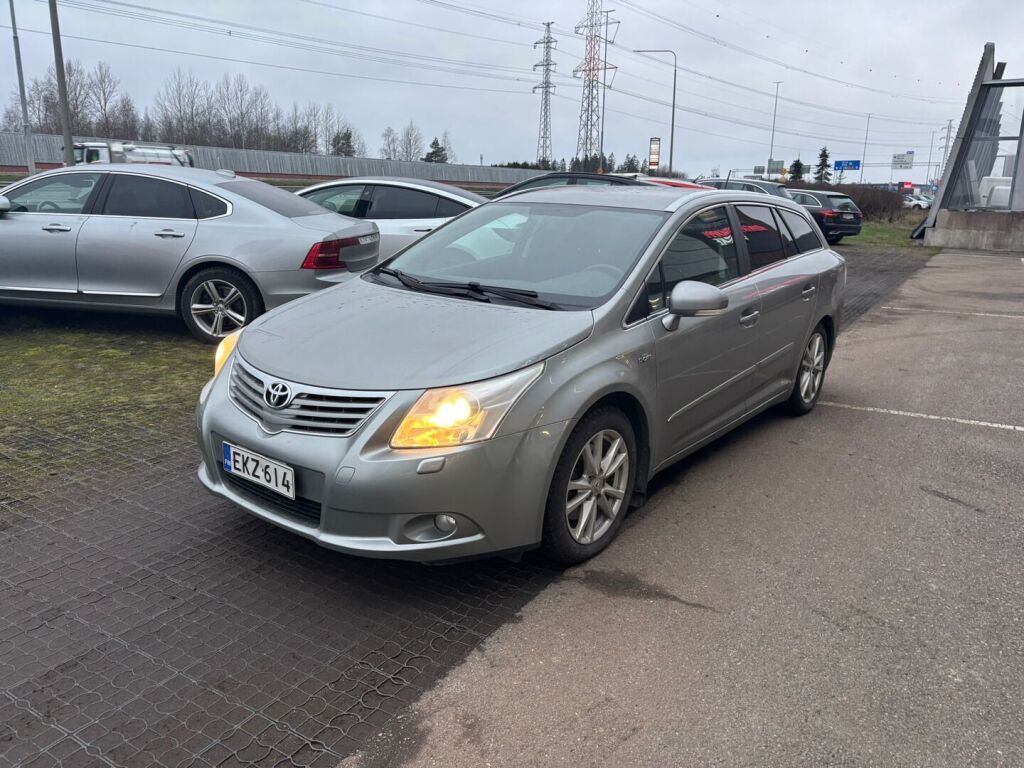Toyota Avensis 2010 Harmaa
