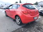 Opel Astra 2010 Punainen
