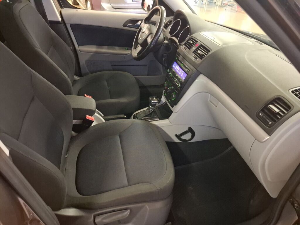 Skoda Yeti 2010 Ruskea (beige)