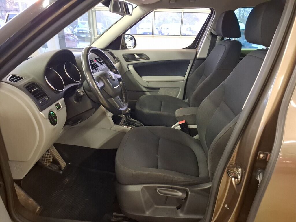 Skoda Yeti 2010 Ruskea (beige)