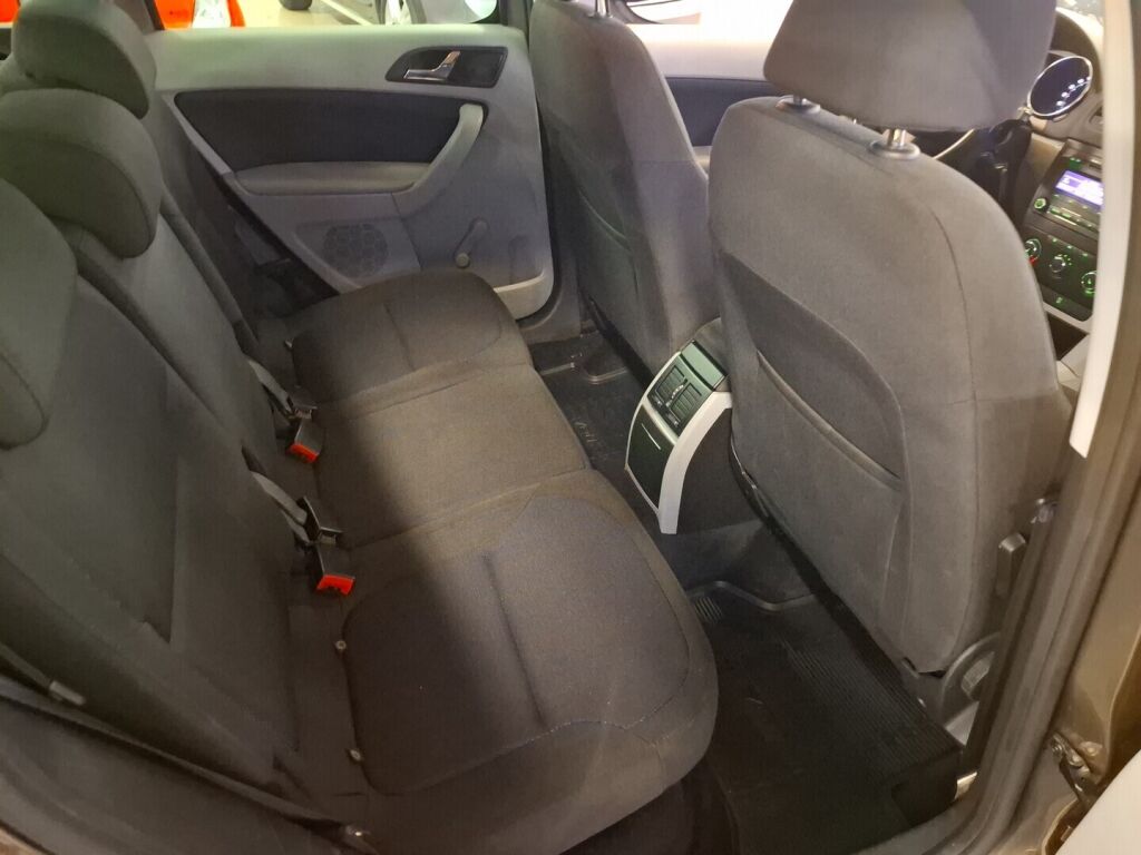 Skoda Yeti 2010 Ruskea (beige)