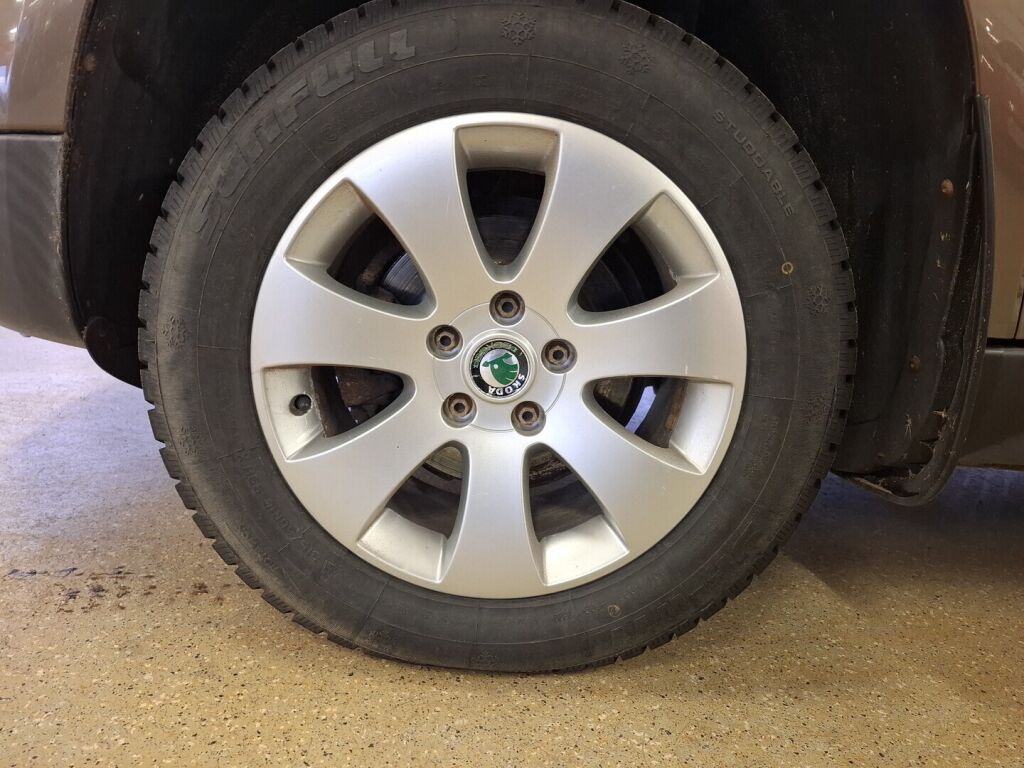 Skoda Yeti 2010 Ruskea (beige)