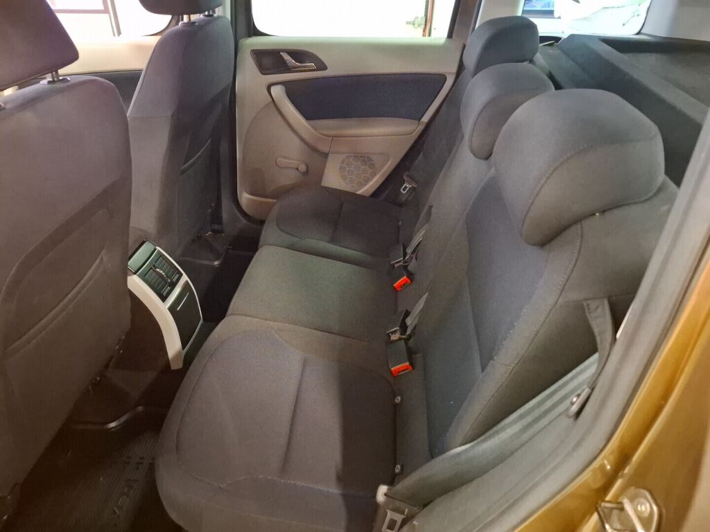 Skoda Yeti 2010 Ruskea (beige)