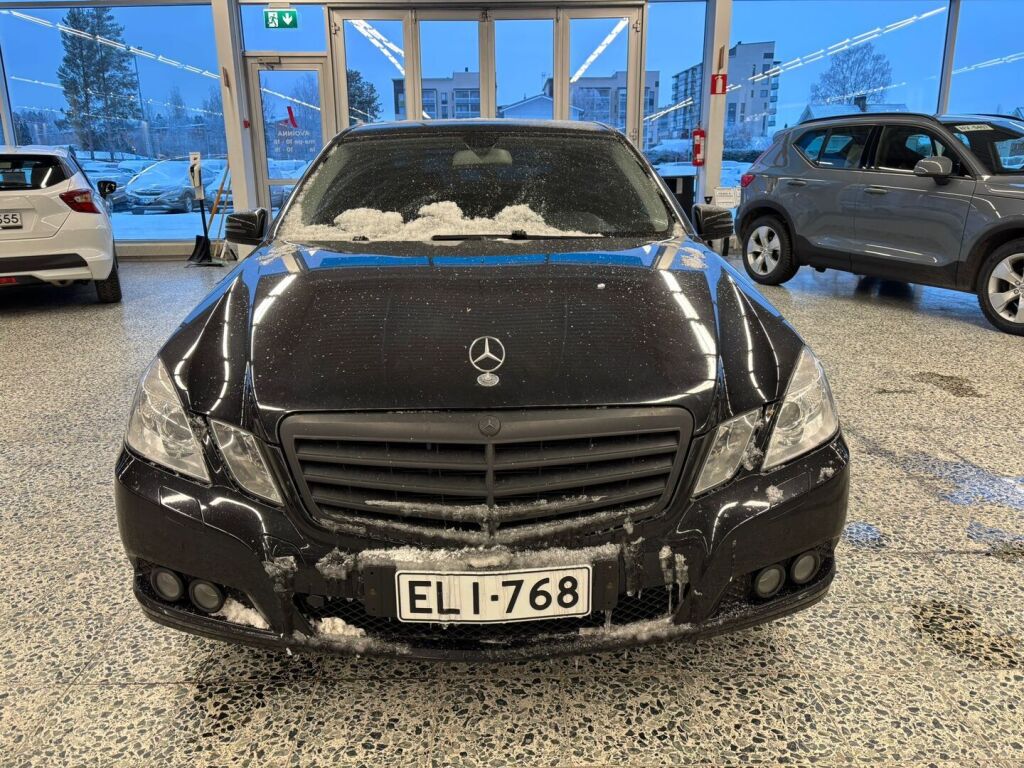 Mercedes-Benz E 2010 Musta
