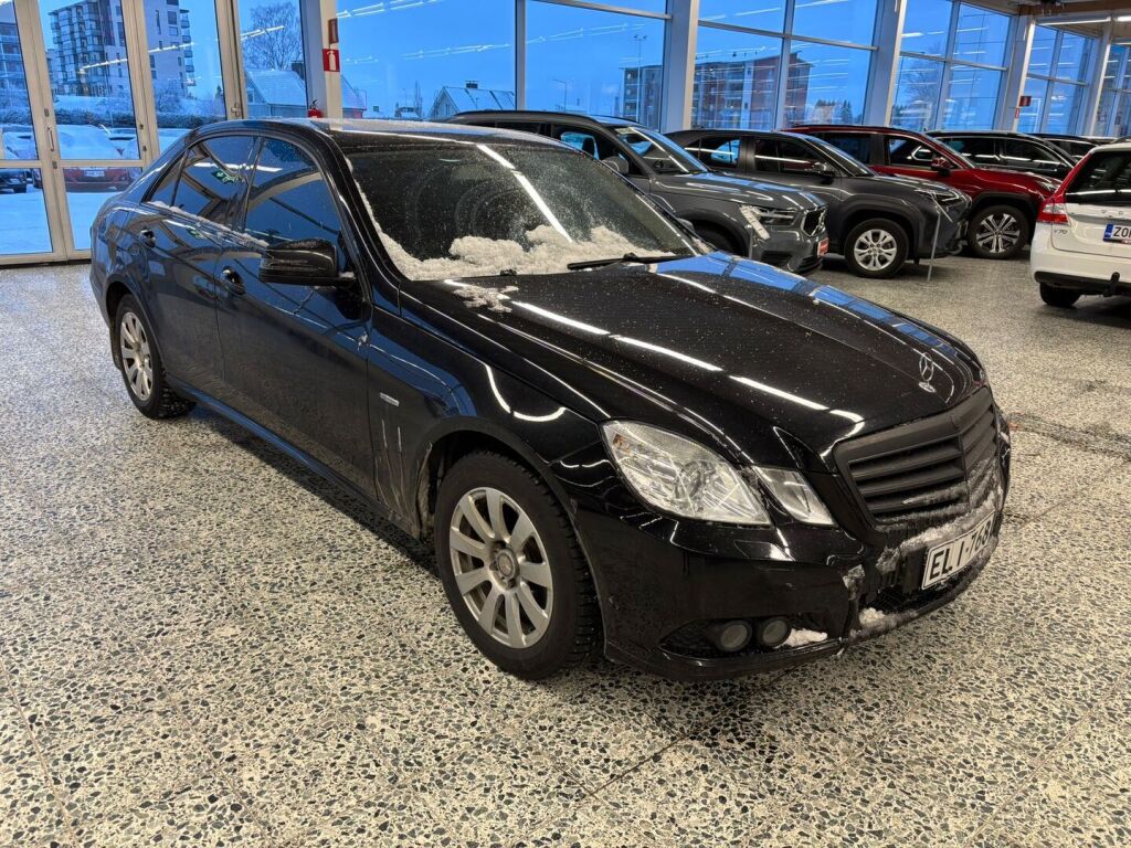 Mercedes-Benz E 2010 Musta