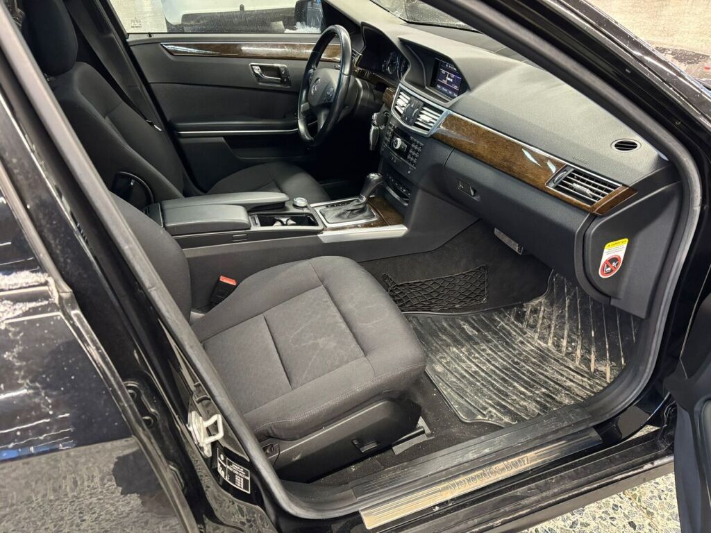 Mercedes-Benz E 2010 Musta