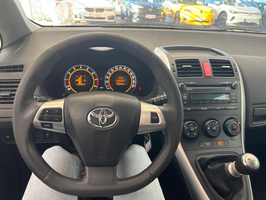 Toyota Auris 2010 Sininen