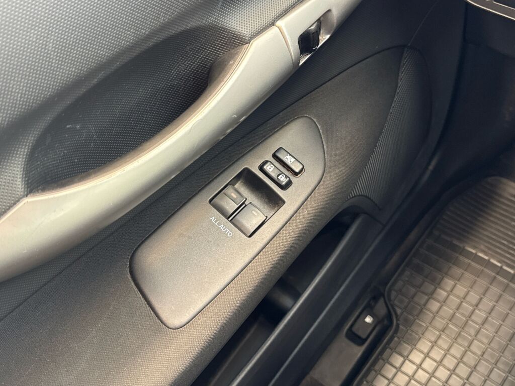 Toyota Auris 2010 Sininen