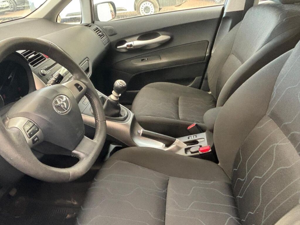 Toyota Auris 2010 Sininen