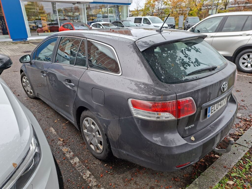 Toyota Avensis 2011 Harmaa