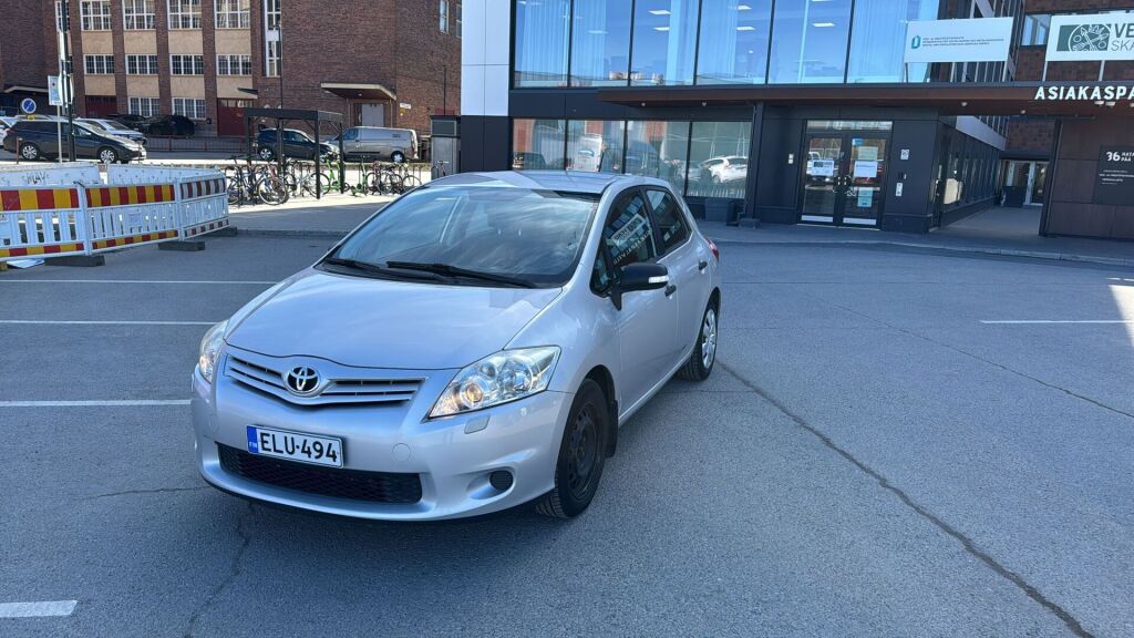 Toyota Auris 2011 Hopea