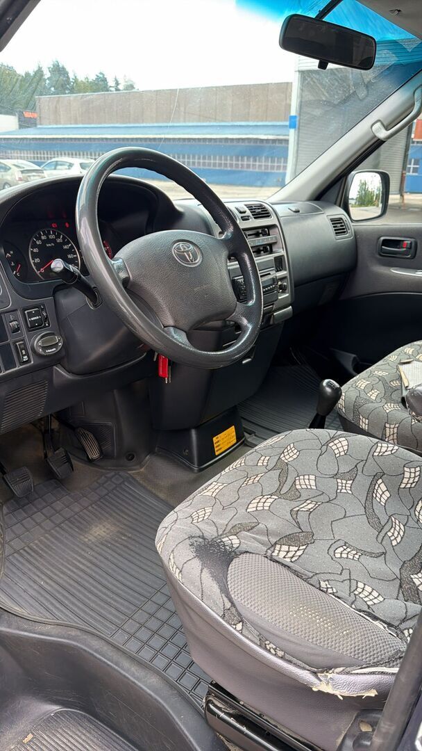 Toyota Hiace 2011 Sininen