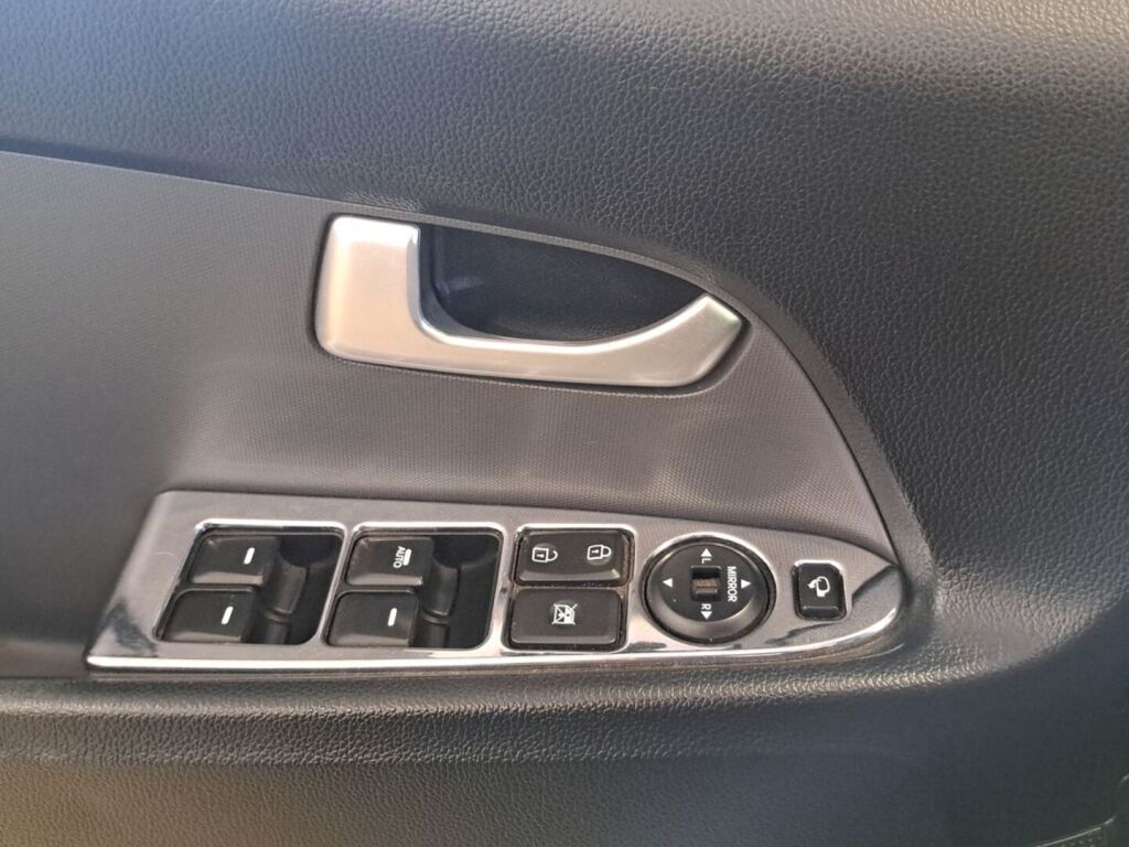 Kia Sportage 2011 Musta