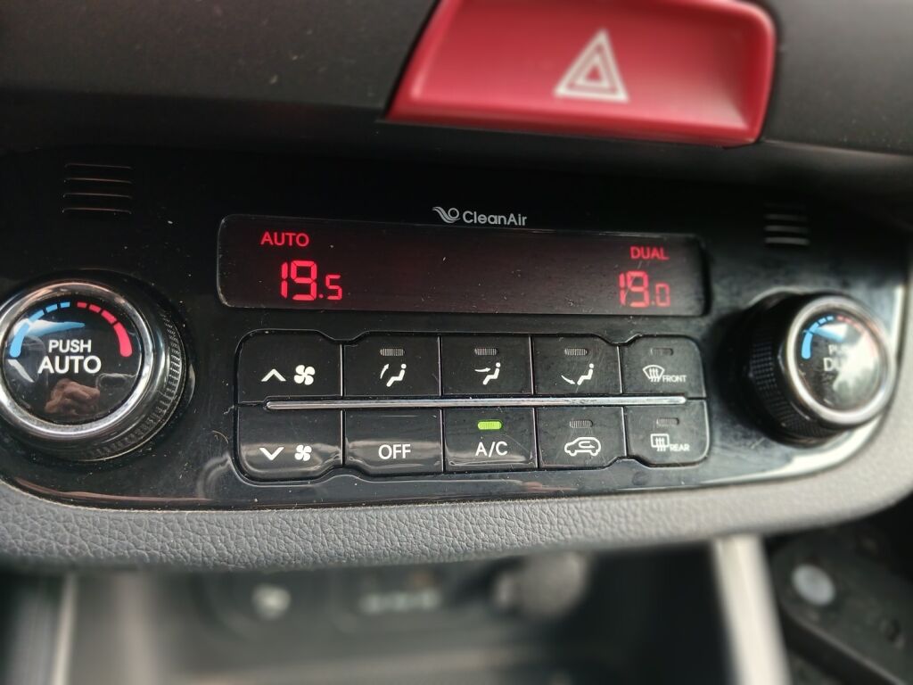 Kia Sportage 2011 Musta