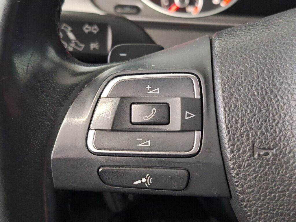 Volkswagen Passat 2011 Harmaa