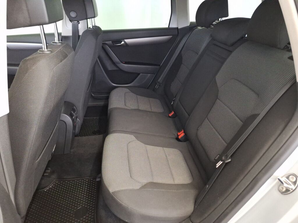 Volkswagen Passat 2011 Harmaa
