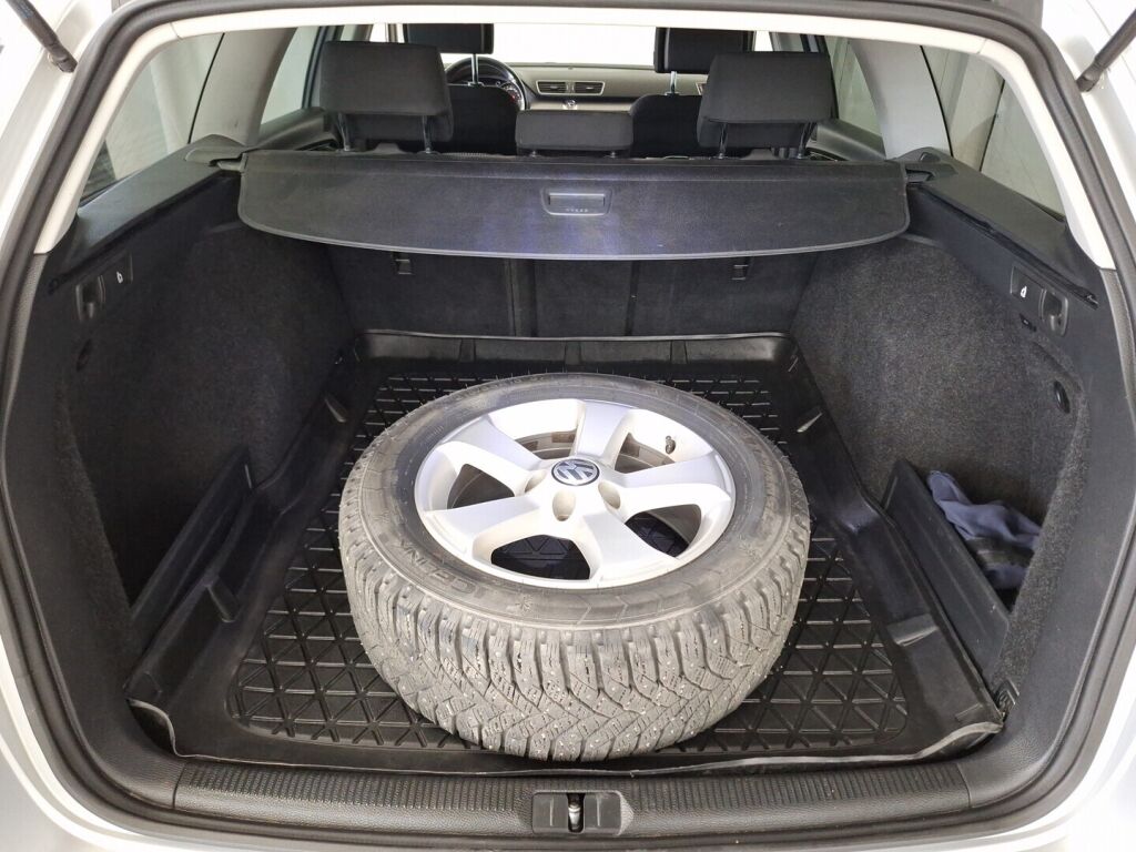 Volkswagen Passat 2011 Harmaa