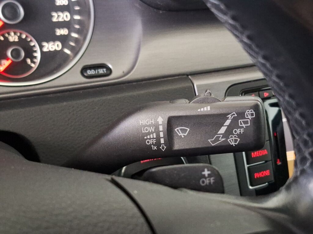 Volkswagen Passat 2011 Harmaa