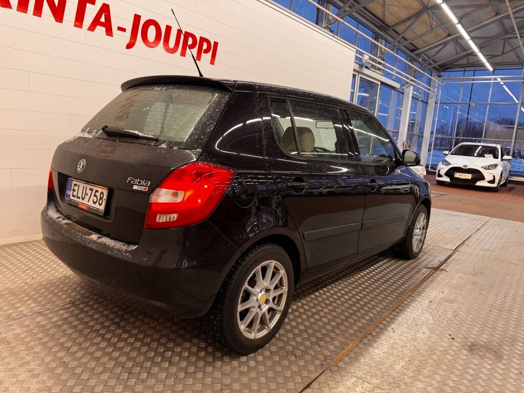 Skoda Fabia 2011 Musta