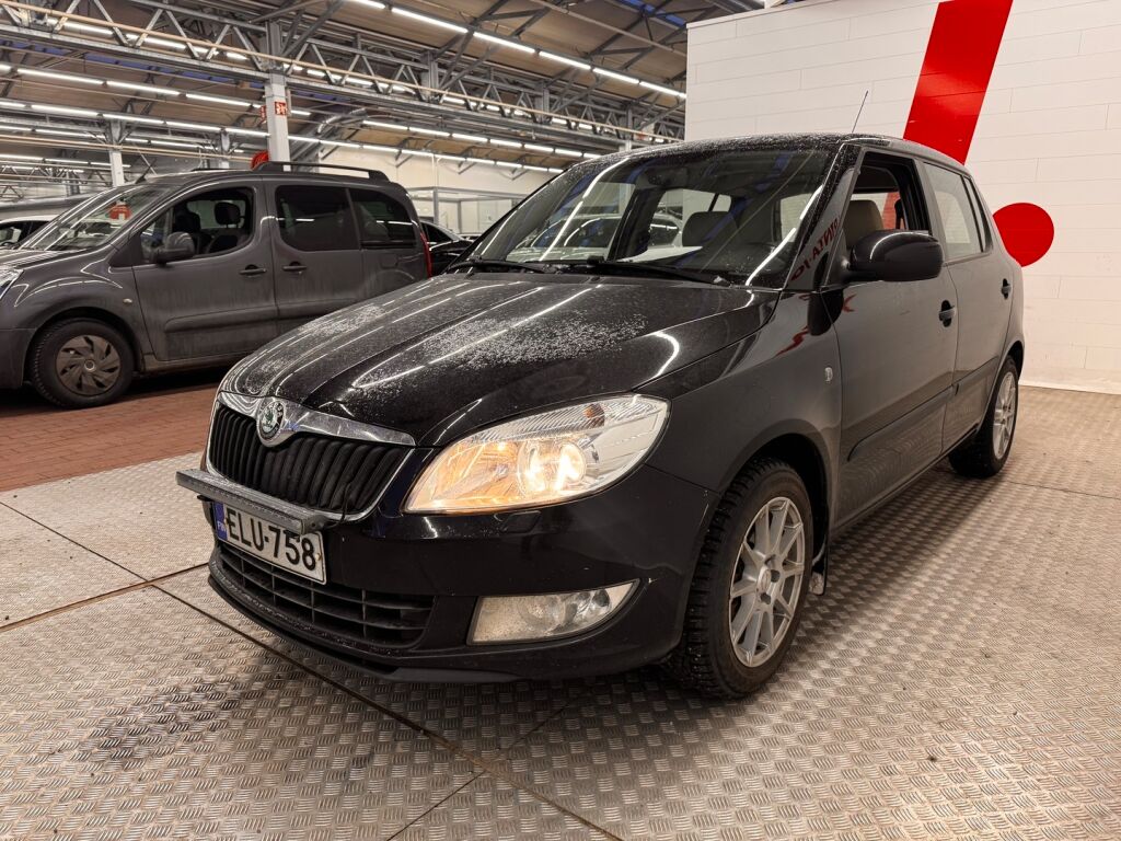 Skoda Fabia 2011 Musta