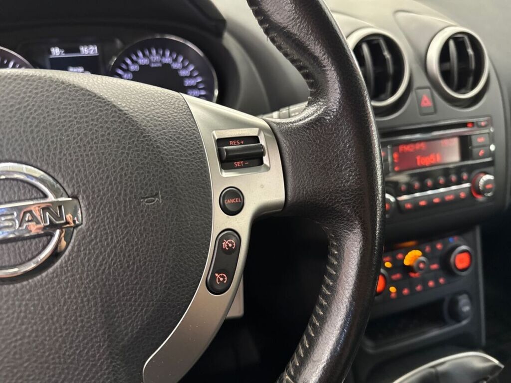 Nissan Qashqai 2011 Violetti