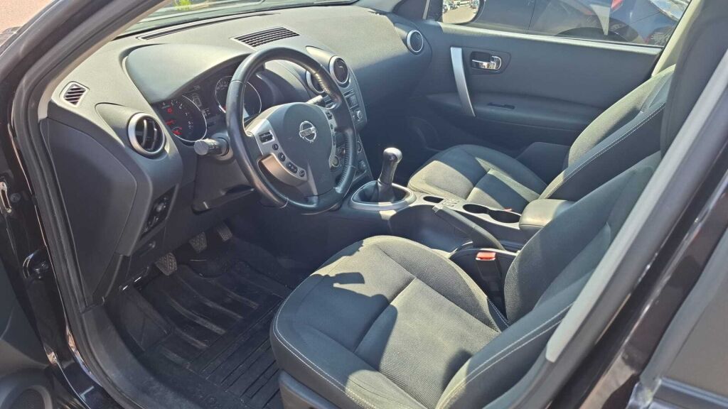 Nissan Qashqai 2011 Violetti
