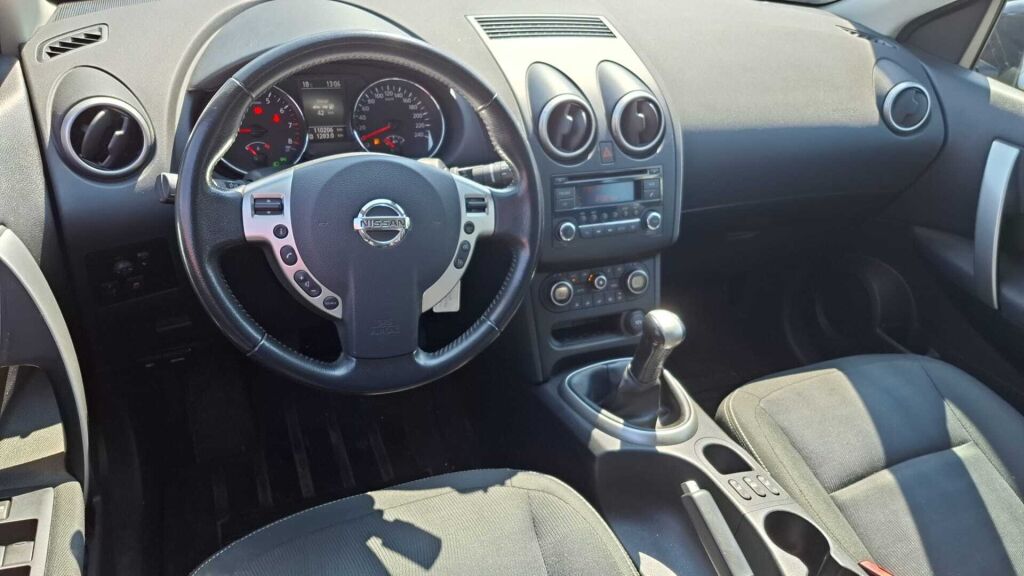 Nissan Qashqai 2011 Violetti