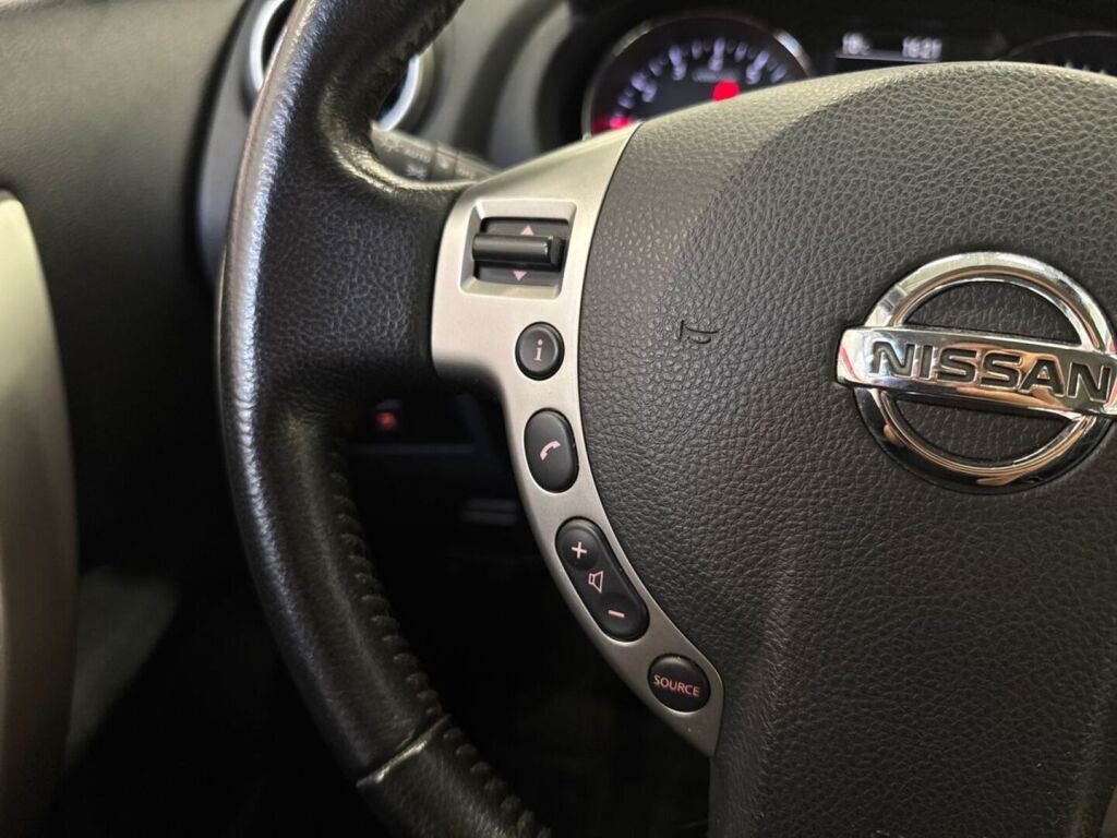 Nissan Qashqai 2011 Violetti