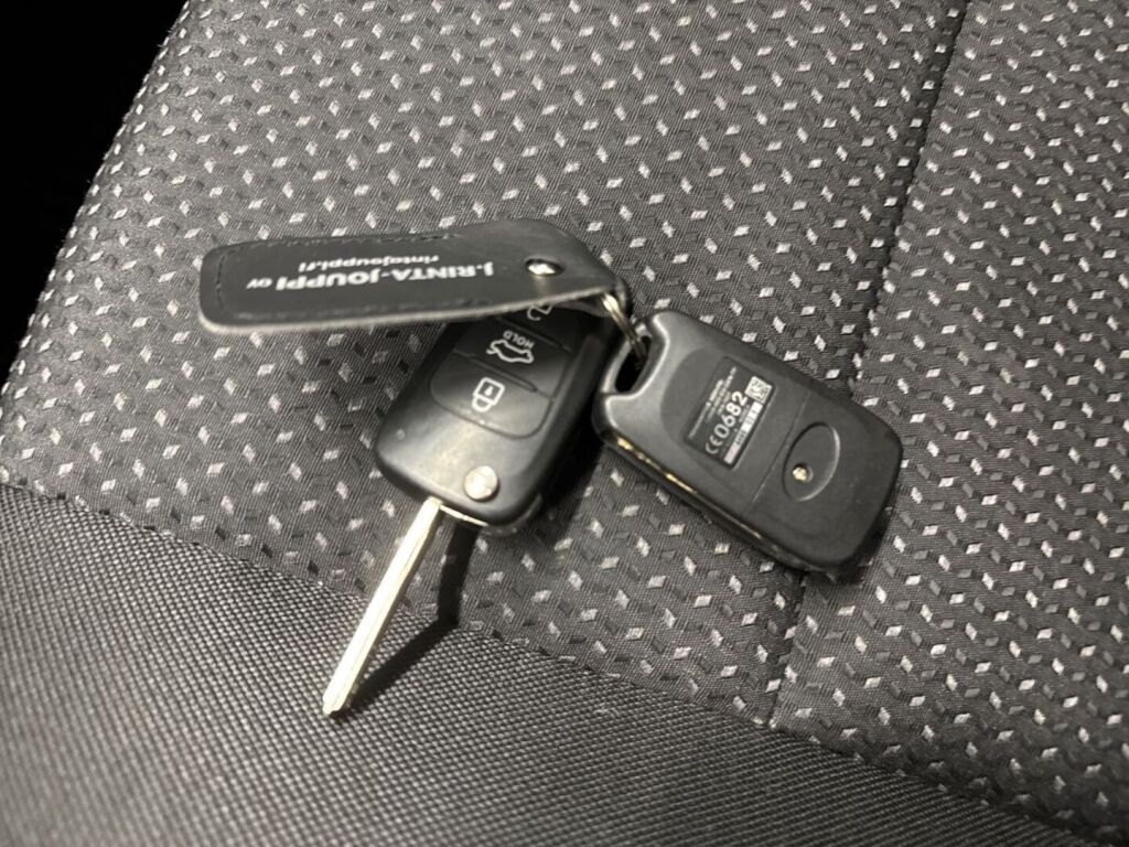 Hyundai i30 2011 Punainen