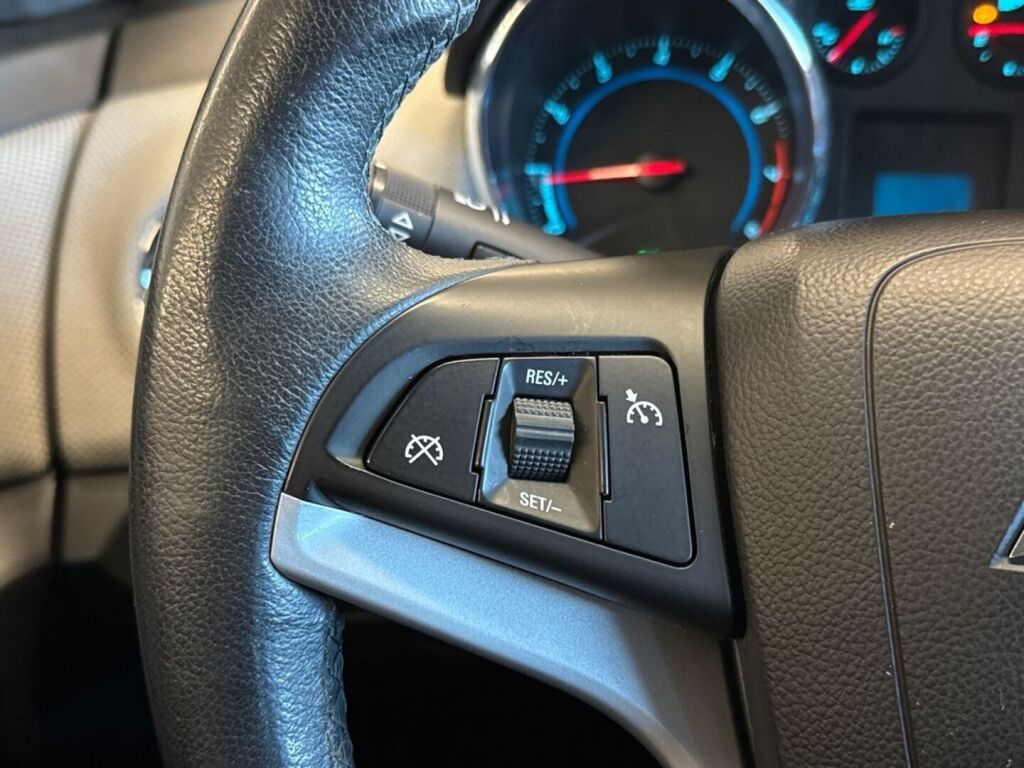 Chevrolet Cruze 2011 Ruskea (beige)