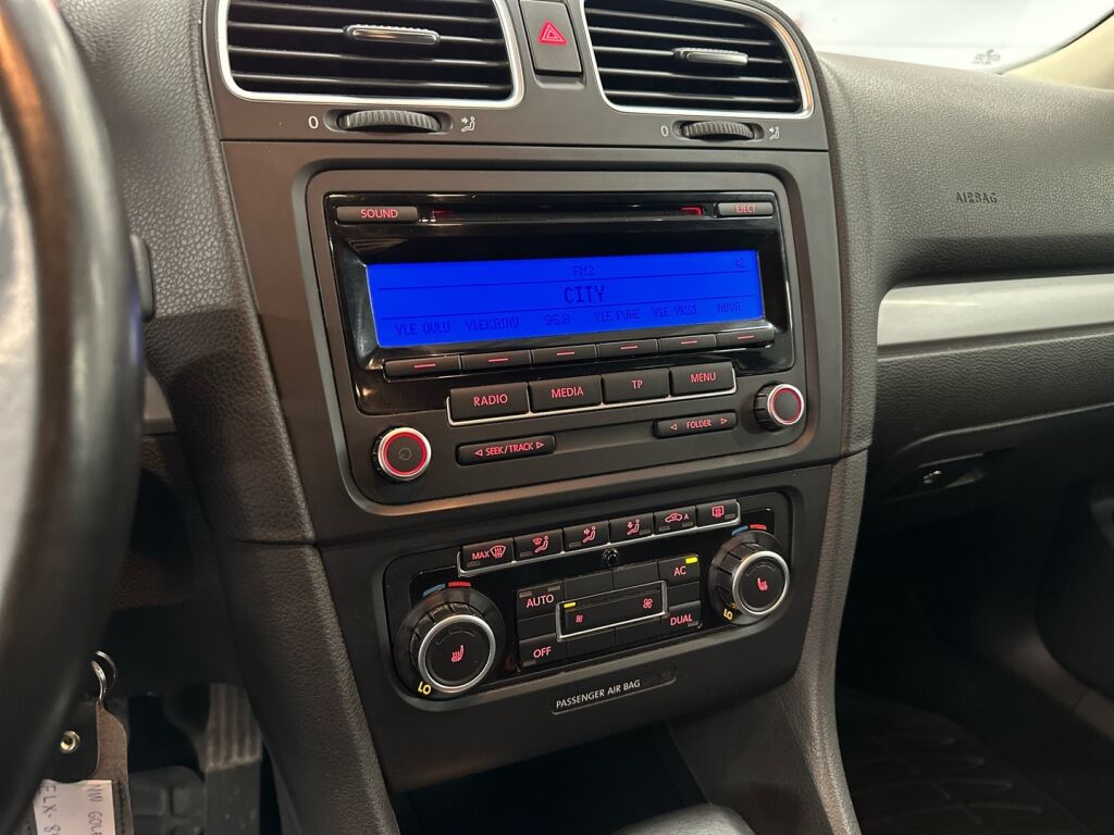 Volkswagen Golf 2011 Musta