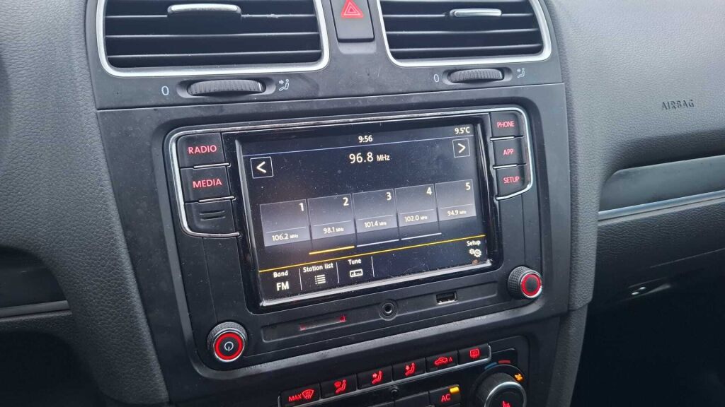 Volkswagen Golf 2011 Valkoinen