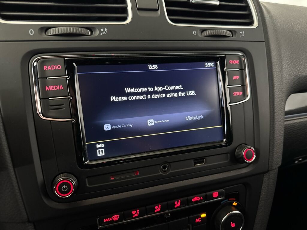 Volkswagen Golf 2011 Valkoinen