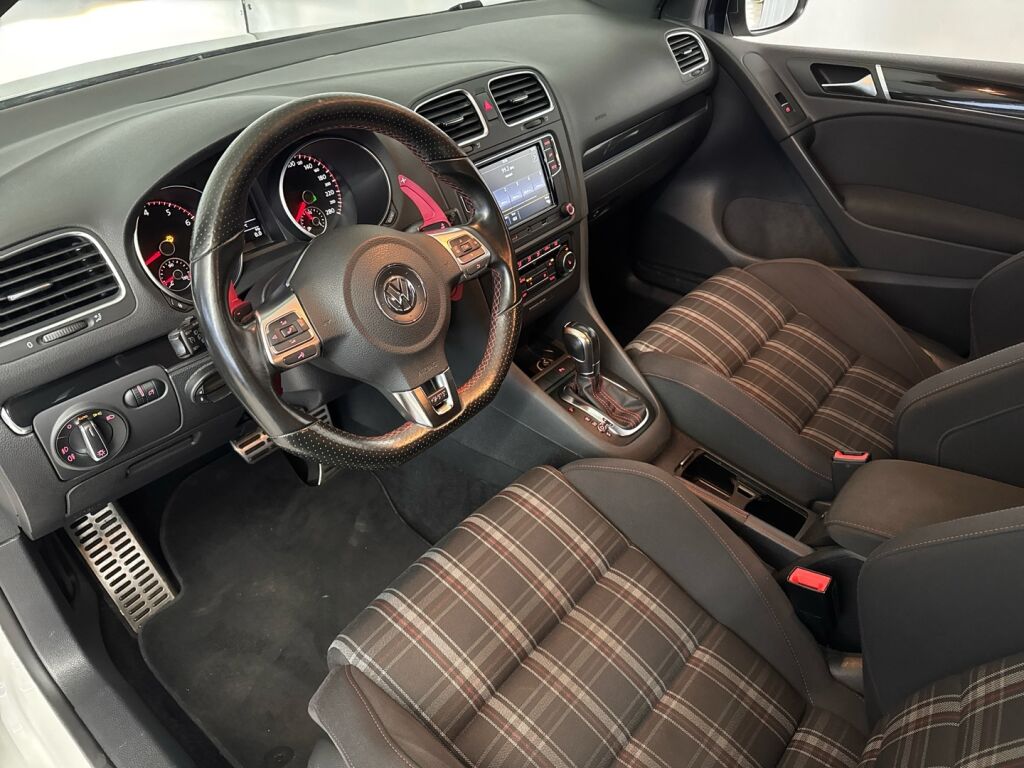 Volkswagen Golf 2011 Valkoinen