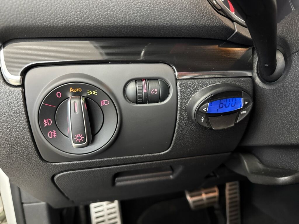 Volkswagen Golf 2011 Valkoinen