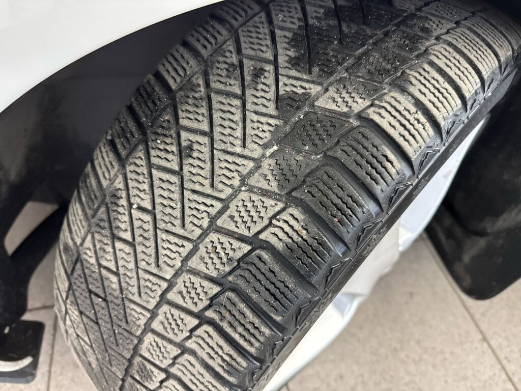 Volkswagen Golf 2011 Valkoinen