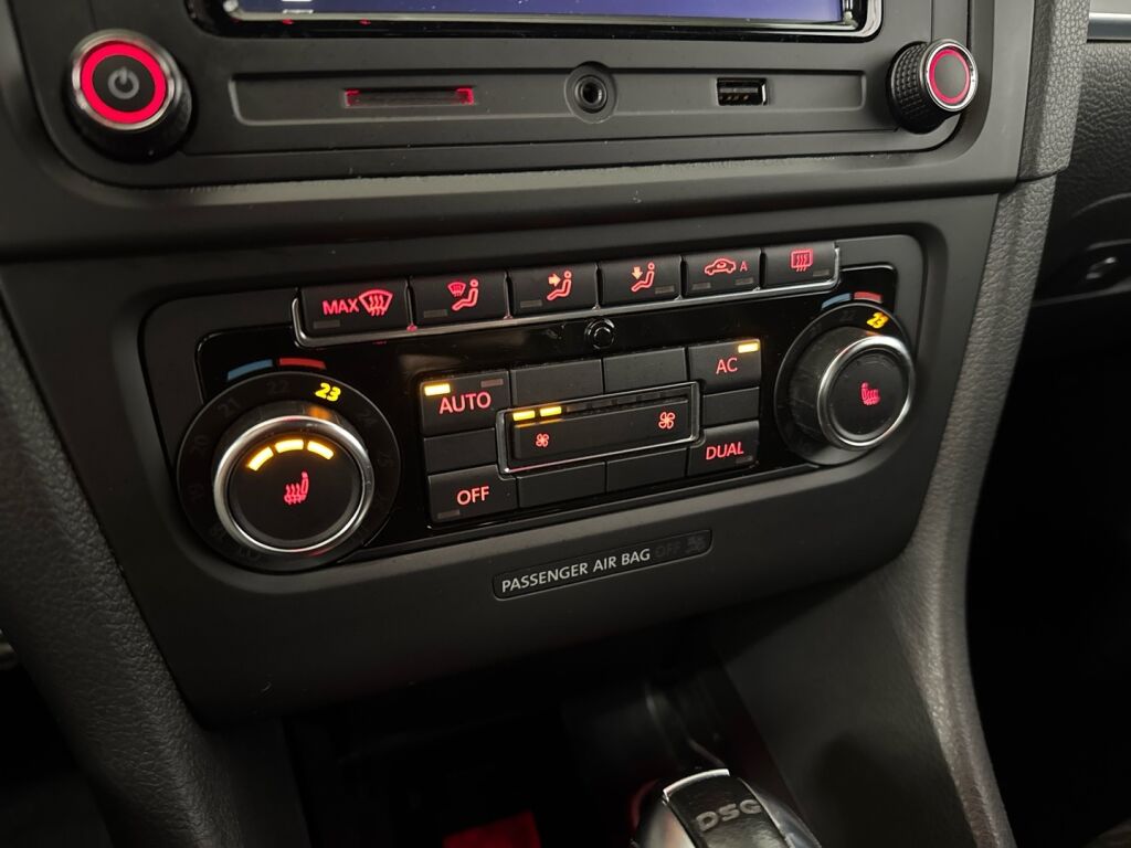 Volkswagen Golf 2011 Valkoinen